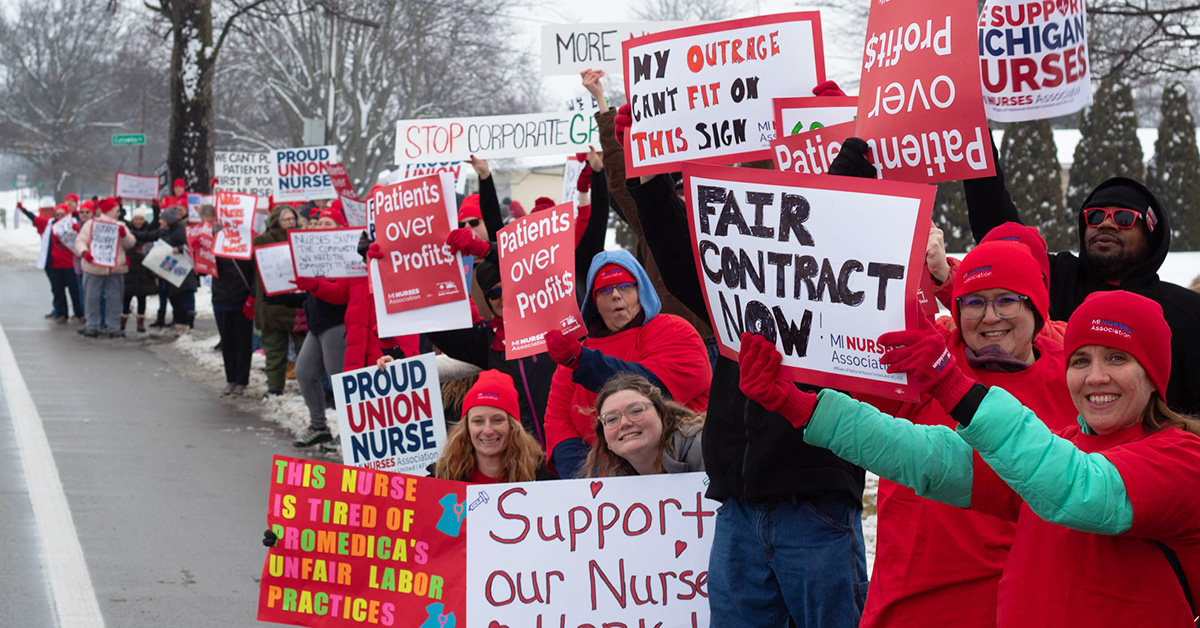 Large group of Michigan nurses on picket line