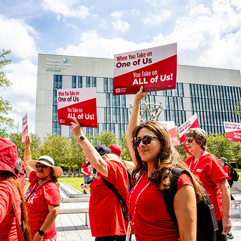 Nurses on pickt line