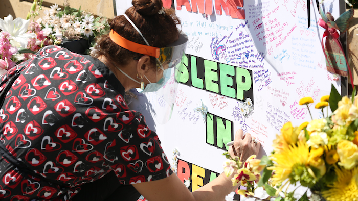 Nurses hold vigil at Sutter Alta Bates Summit Medical Center in Oakland