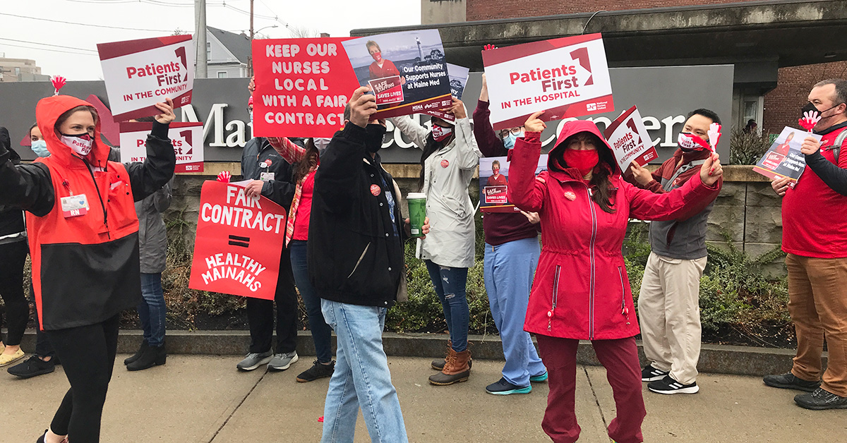 Picket line of nurses outside Maine Medical Center