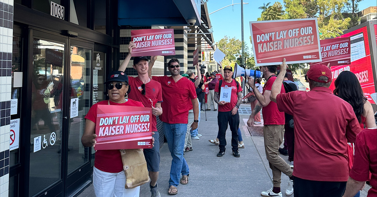 Nurses on picket line outside of hospital