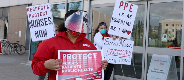 Nurses rally outside medical center