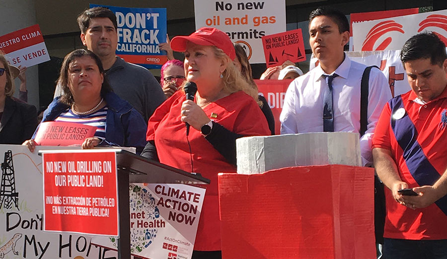 Nurse speaks at rally against fossil fuels