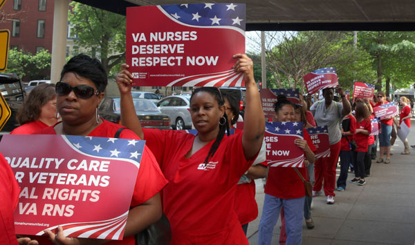 VA RNs demonstrate for their rights