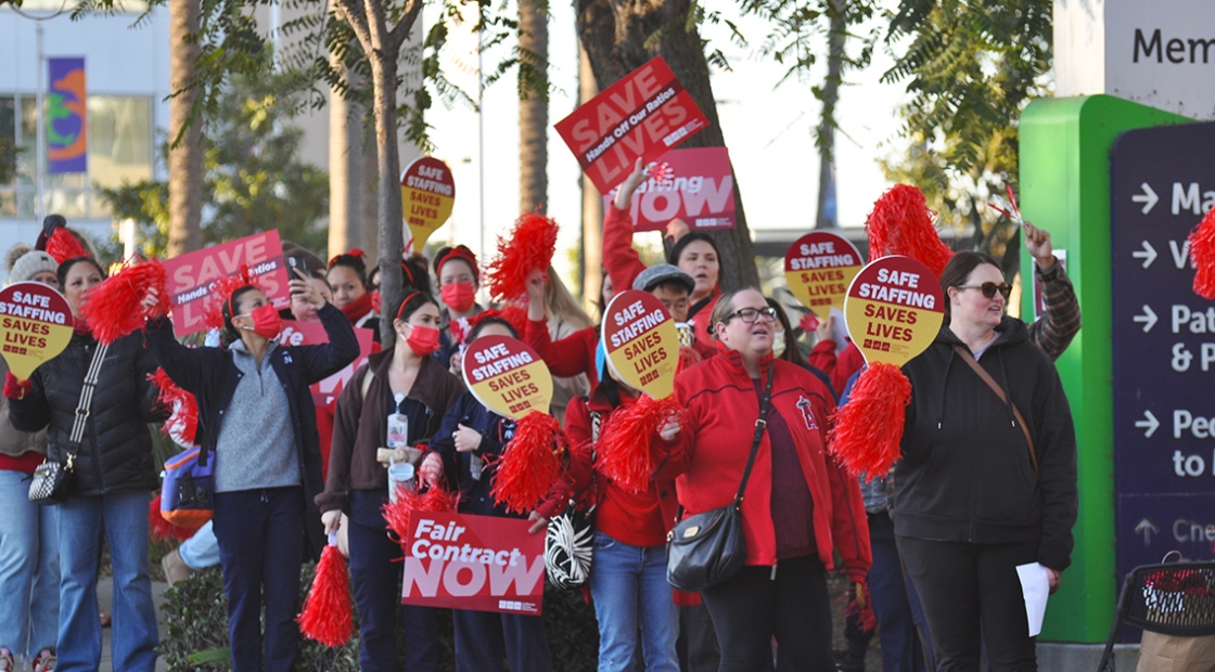 Nurses on picket line outside of hospital
