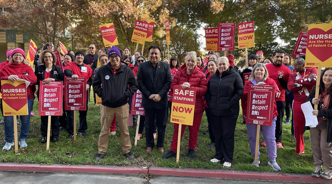 San Joaquin nurses picketing for patient safety
