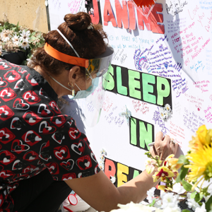 RNs holding vigil at Sutter Alta Bates Summit Medical Center to remember their colleague Janine Paiste-Ponder 