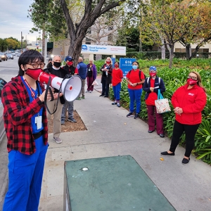 Nurses holding speakout outside of Good Samaritan Hospital