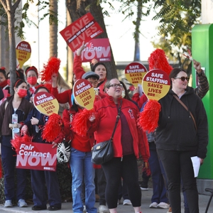 Nurses on picket line outside of hospital