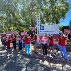 Nurses picketing outside Kaiser San Rafael