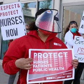 Nurses rally outside medical center