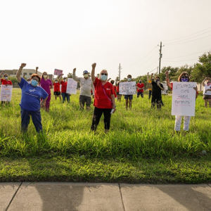 Corpus Christi RNs protest outside hospital