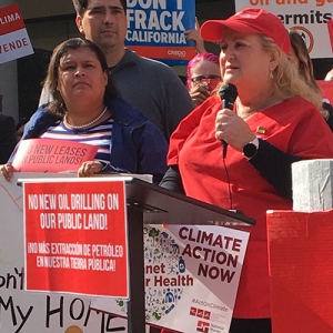 Nurse speaks at rally against fossil fuels
