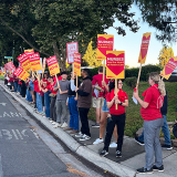 Nurses on picket line outside of Doctors Medical Center